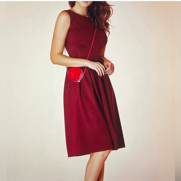 NWT- Marc Jacobs mini round bag with makeup set. - Picture 7 of 7